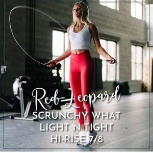 Zyia 8-10 Red leopard Scrunchy What Light n Tight